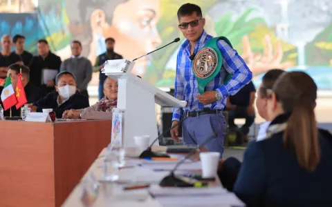 Anuncia Azucena Cisneros becas para deportistas de alto rendimiento en Ecatepec