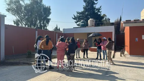 Anuncian cierre de Vialidades en Axapusco por conflicto en telesecundaria