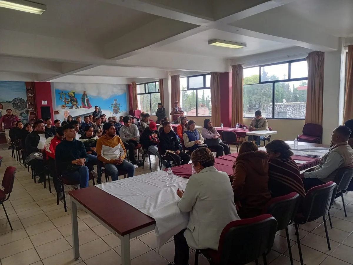 Exhorta alcaldesa de Acolman a jóvenes del programa federal a valorar su formación laboral