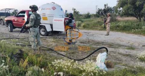 Aseguran pipa de Gas LP conectada a ducto de PEMEX en Tepetlaoxtoc