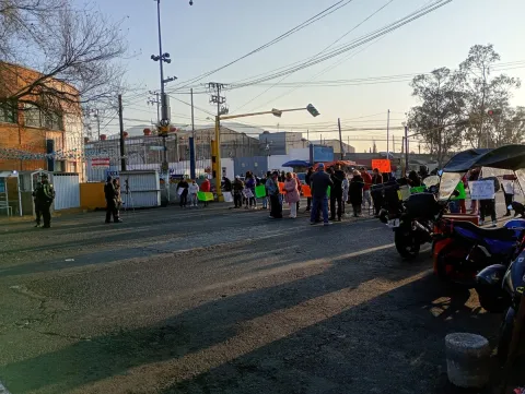 Bloquean Avenida Chimalhuacán por falta de agua potable
