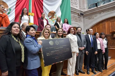 Conmemora Tecámac 200 años con placa en el Congreso mexiquense