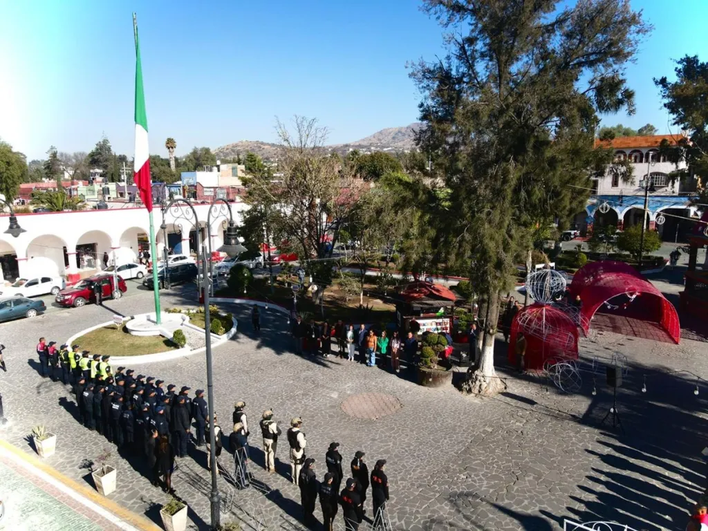 Conmemoran el Día de la Bandera con acto cívico en Teotihuacán.