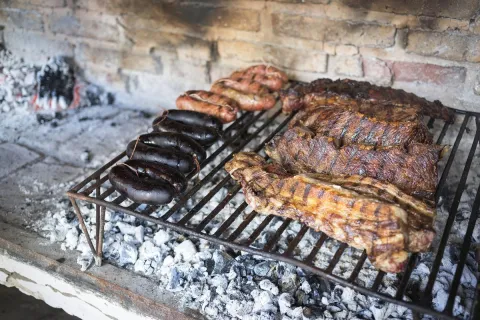 Descubre Argentina entre asado, fútbol y tradición cultural