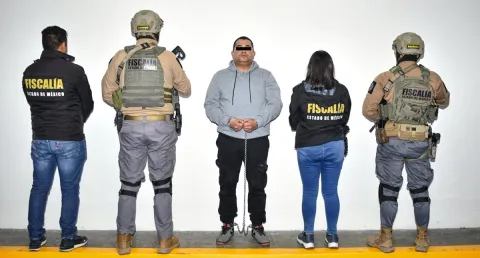 Detienen a líder de “Los 300” por extorsión y despojo en Edoméx