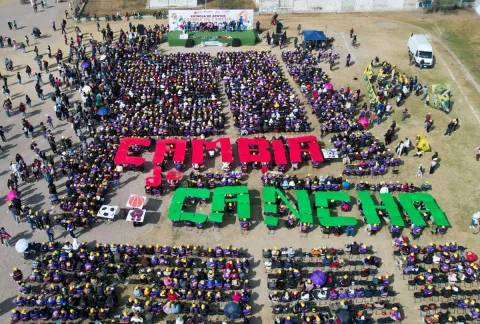 Ecatepec apuesta por la juventud: entregan 2,300 apoyos y lanzan "Cambia de Cancha"