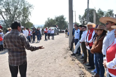 Entrega Mario Paredes pavimentación y drenaje en San Lorenzo Tlalmimilolpan