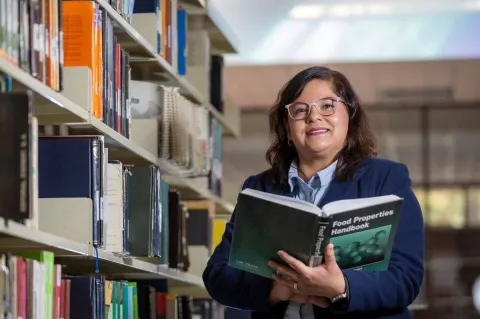 Gana investigadora de UAEMéx premio estatal por innovación alimentaria