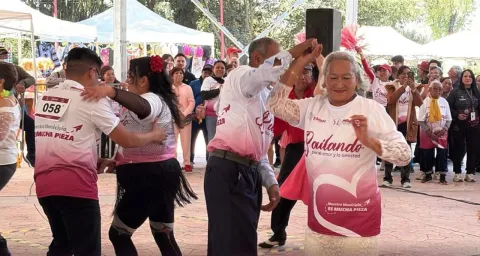 Impulsan convivencia familiar con concurso de baile en Tecámac
