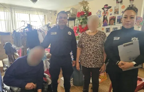 Integran a refugio y reúnen con familia a adultos mayores