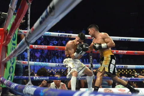 Noquea Joselito ‘Huracán’ Velázquez y se convierte en retador al título mundial