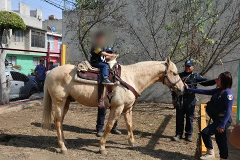 Policía y vecinos de Ecatepec inauguran el rehabilitado Parque Colibrí
