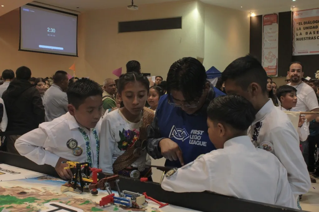 Reúne Chapingo a dos mil jóvenes en certamen de robótica