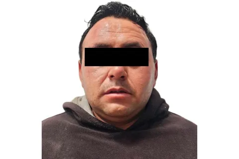 SSEM detiene a hombre por delitos contra la salud en Tlalnepantla