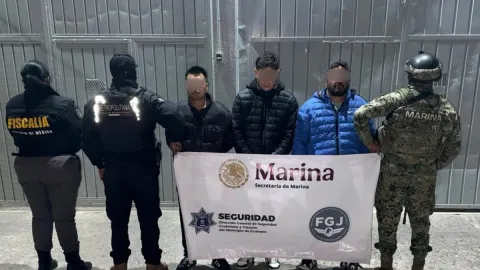 Trasladan a reclusorio a banda dedicada al despojo inmobiliario